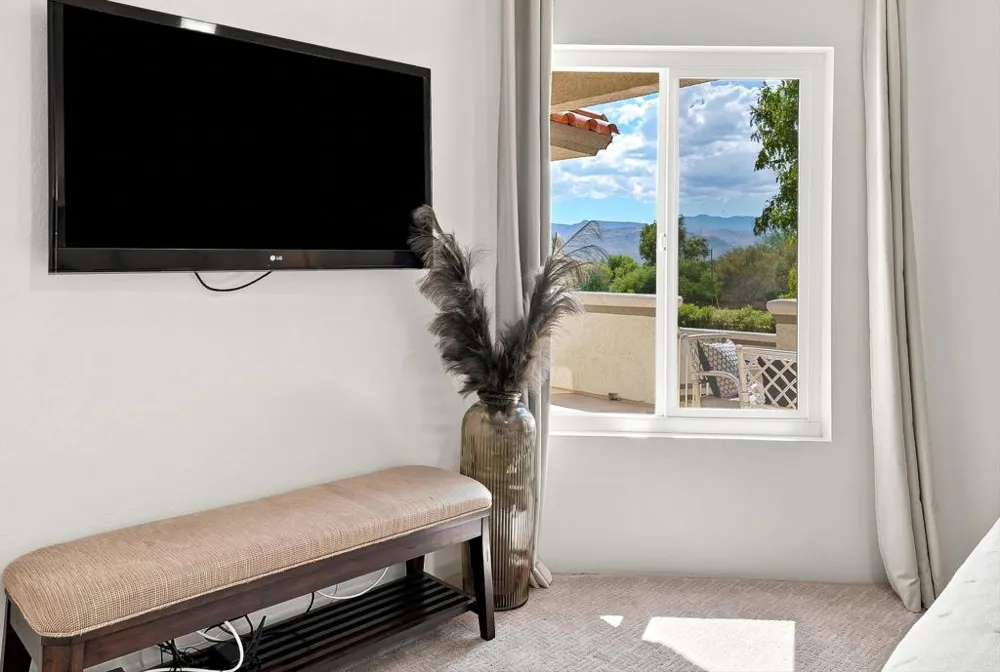 752 Vista Lago Drive Palm Desert, CA 92211