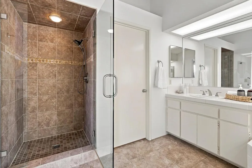752 Vista Lago Drive Palm Desert, CA 92211