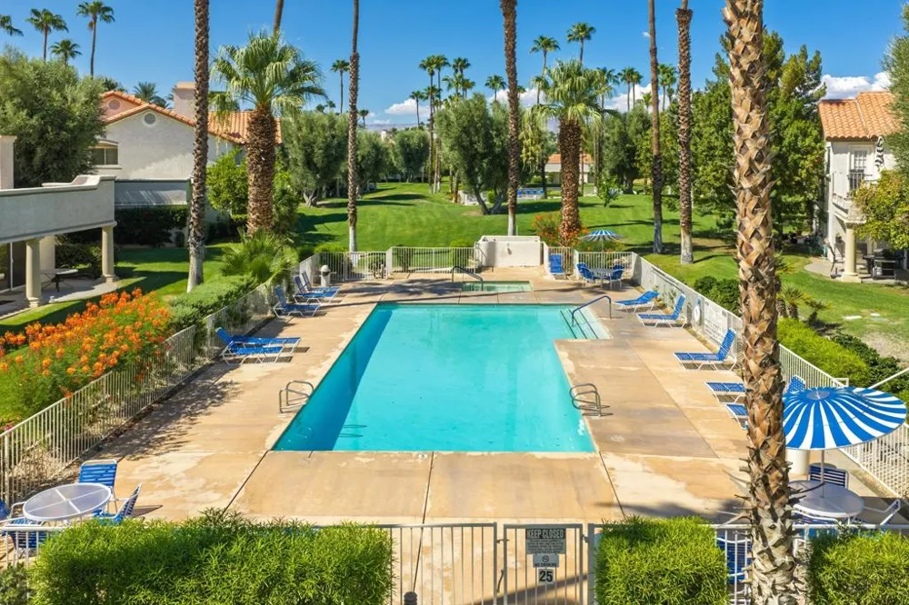 752 Vista Lago Drive Palm Desert, CA 92211