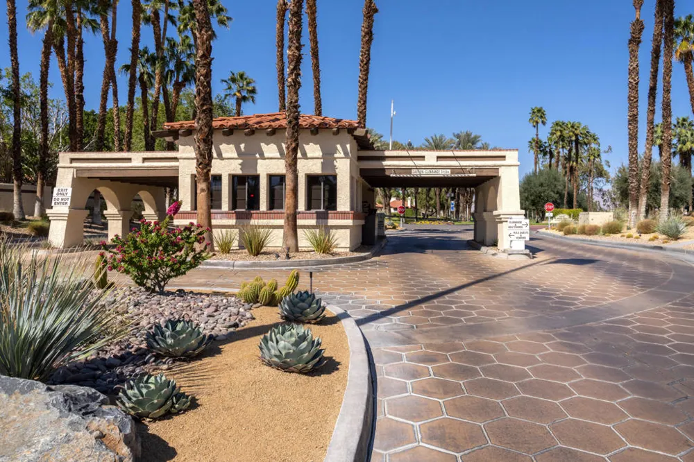 752 Vista Lago Drive Palm Desert, CA 92211