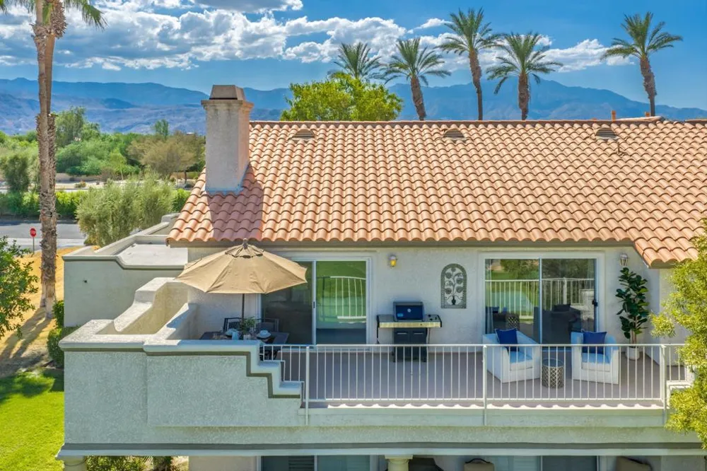 752 Vista Lago Drive Palm Desert, CA 92211