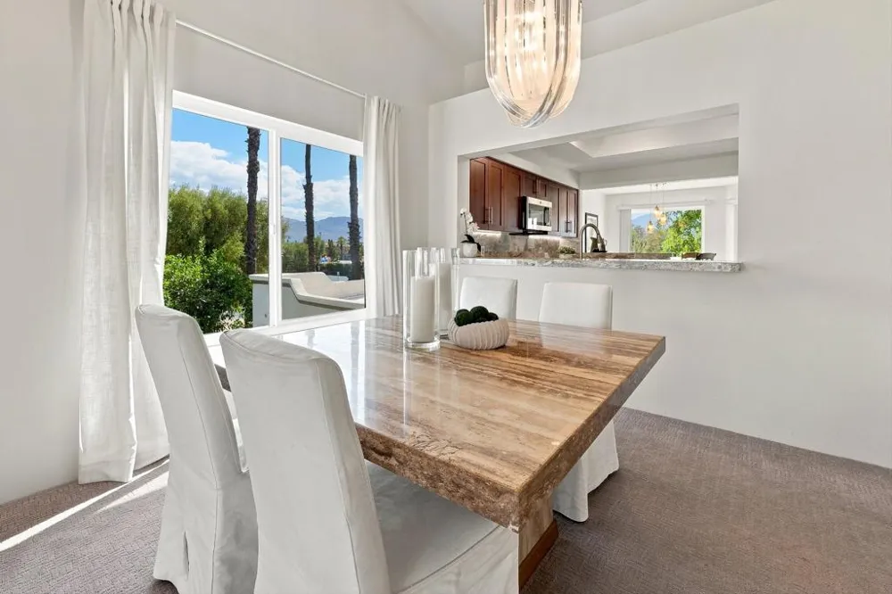 752 Vista Lago Drive Palm Desert, CA 92211