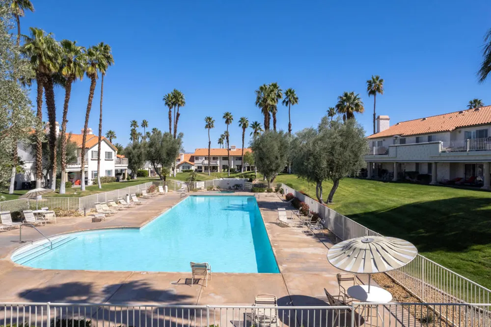 752 Vista Lago Drive Palm Desert, CA 92211