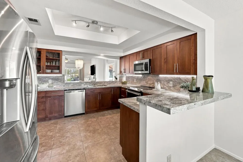 752 Vista Lago Drive Palm Desert, CA 92211