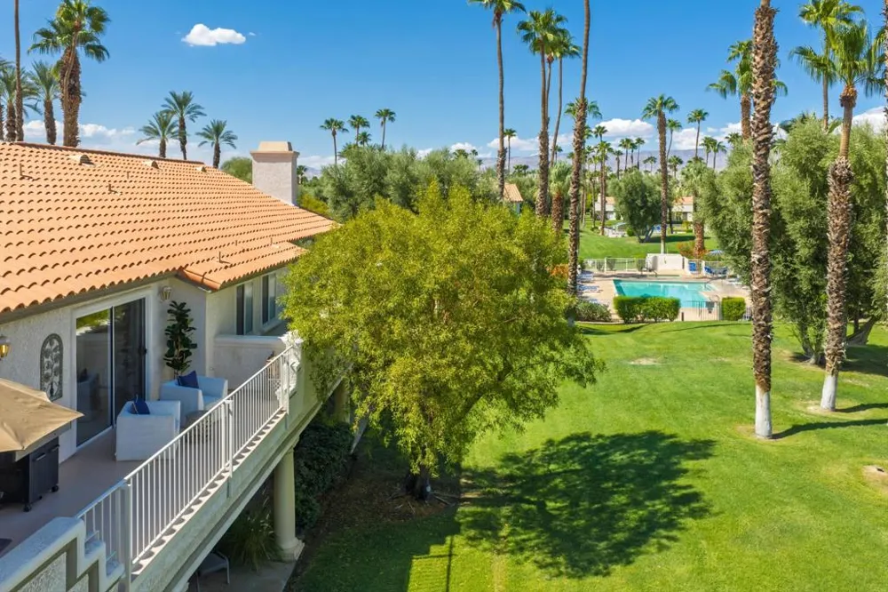 752 Vista Lago Drive Palm Desert, CA 92211
