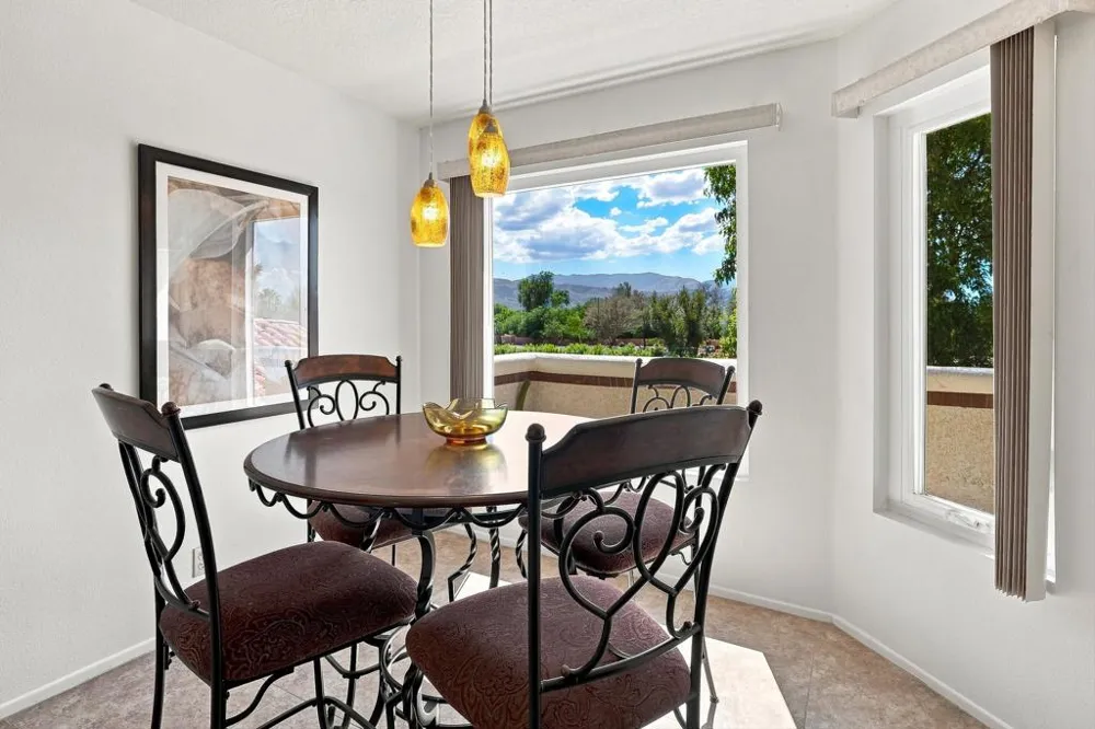 752 Vista Lago Drive Palm Desert, CA 92211