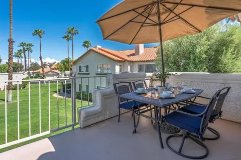 752 Vista Lago Drive