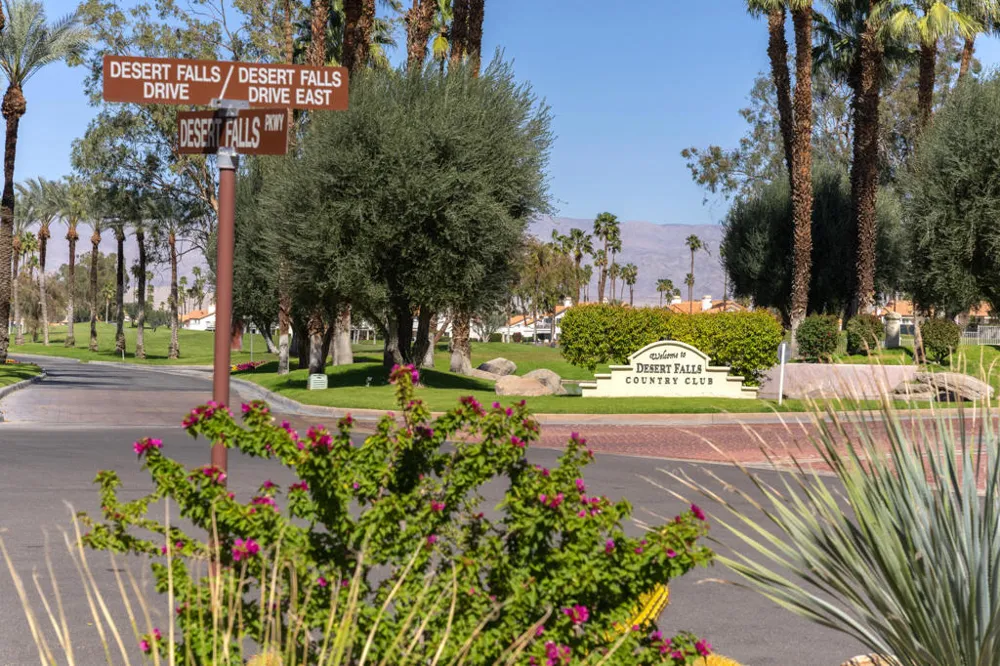 752 Vista Lago Drive Palm Desert, CA 92211