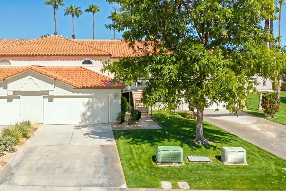 752 Vista Lago Drive Palm Desert, CA 92211