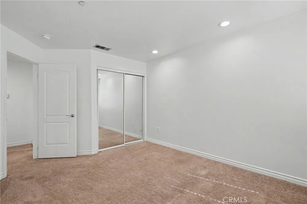 201 Azusa Avenue #6 Azusa, CA 91702