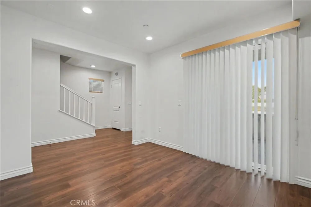 201 Azusa Avenue #6 Azusa, CA 91702
