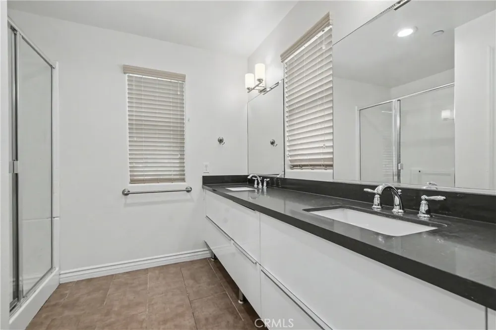 201 Azusa Avenue #6 Azusa, CA 91702