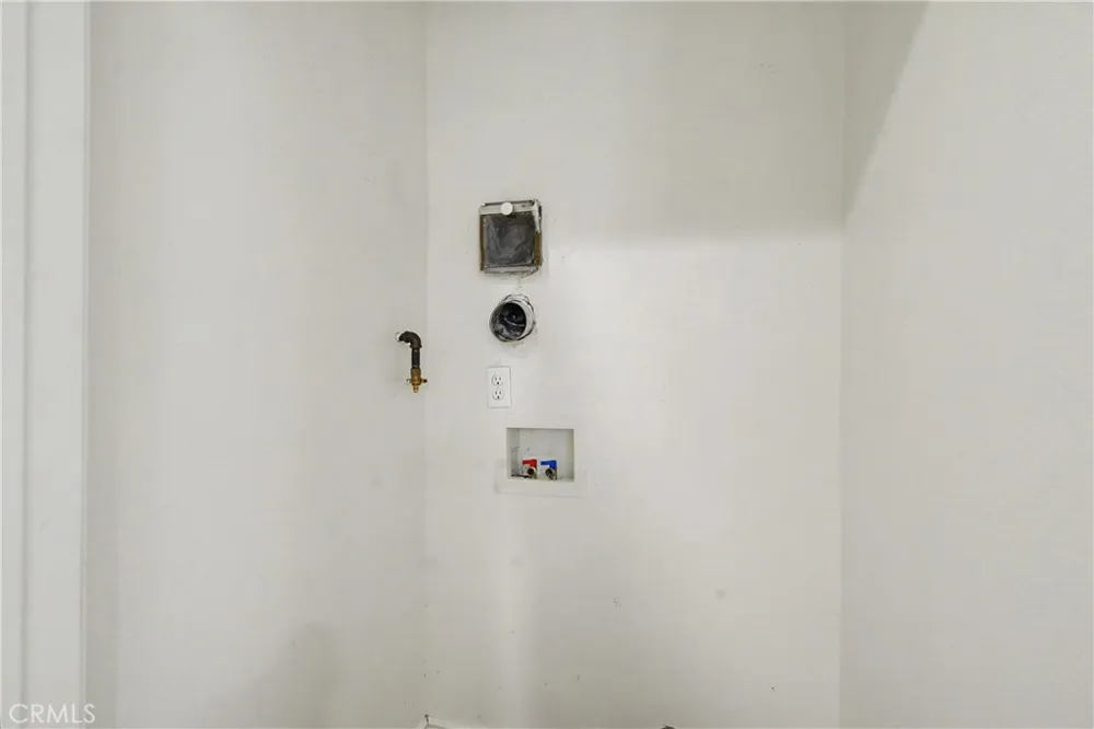 201 Azusa Avenue #6 Azusa, CA 91702