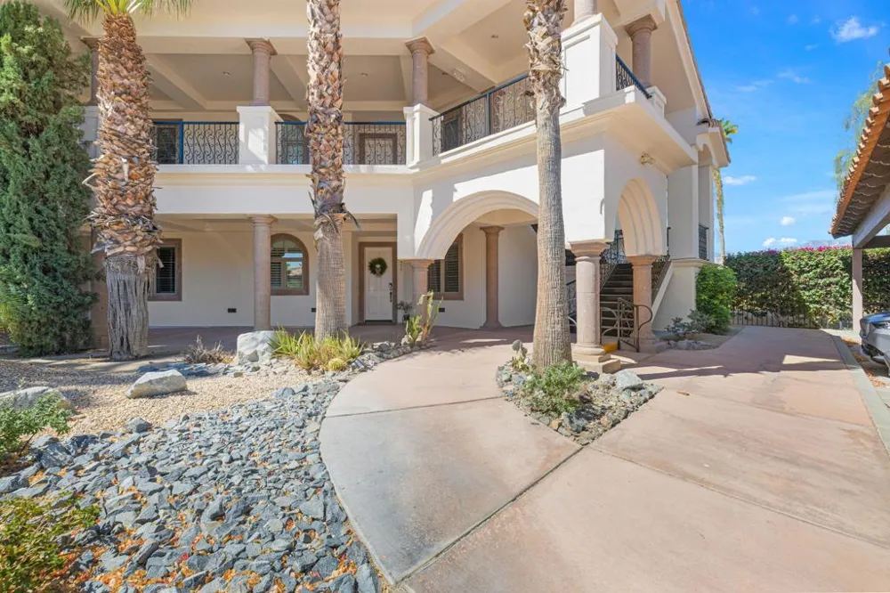 1611 Via San Martino Palm Desert, CA 92260