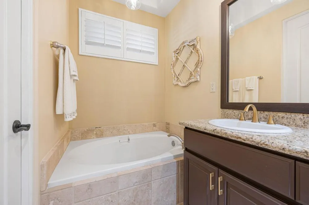 1611 Via San Martino Palm Desert, CA 92260