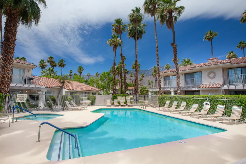 500 S Farrell Drive #M81 Palm Springs, CA 92264