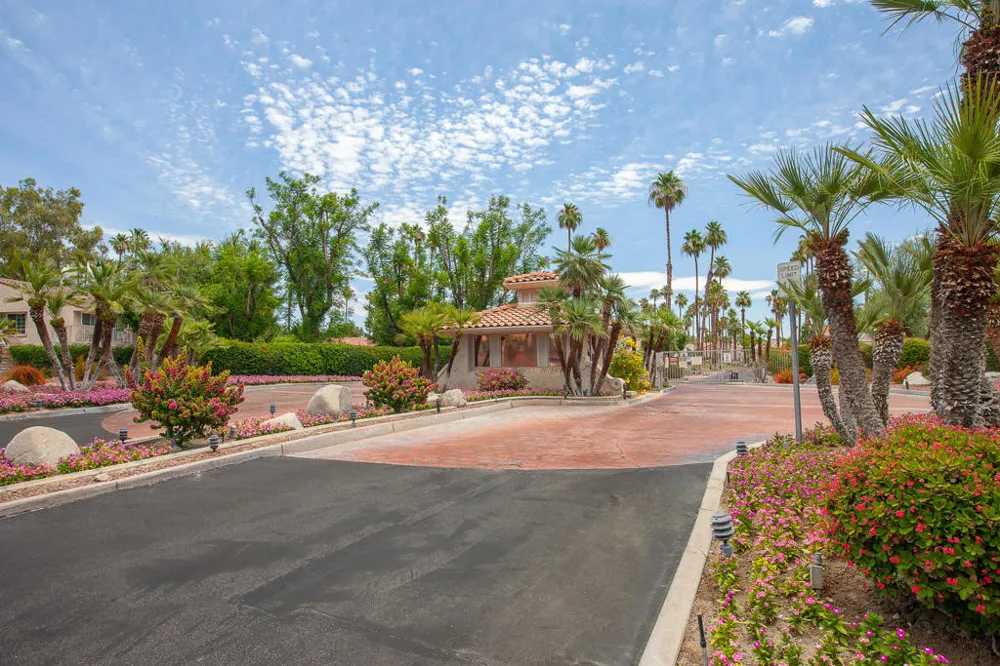 500 S Farrell Drive #M81 Palm Springs, CA 92264