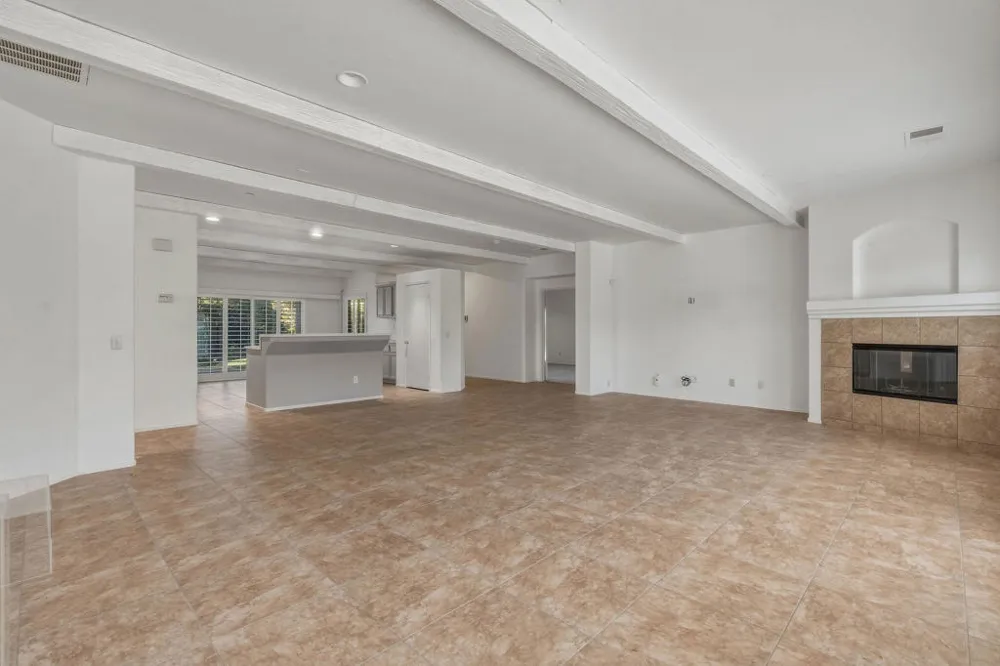 992 Mira Grande Palm Springs, CA 92262