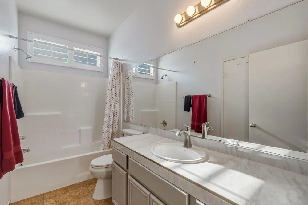 992 Mira Grande Palm Springs, CA 92262