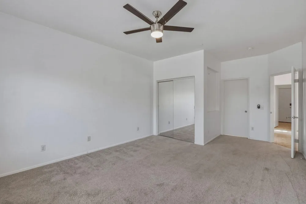 992 Mira Grande Palm Springs, CA 92262