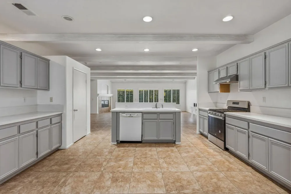 992 Mira Grande Palm Springs, CA 92262
