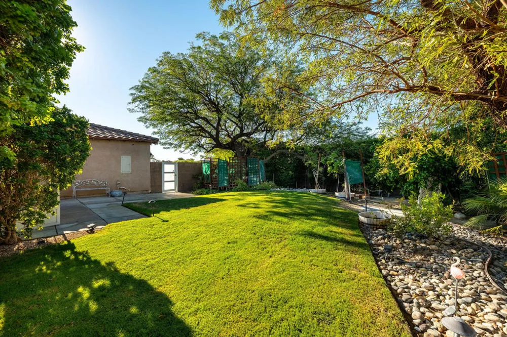 992 Mira Grande Palm Springs, CA 92262