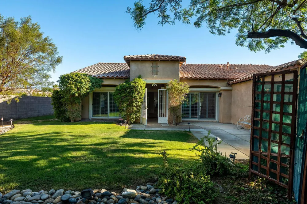 992 Mira Grande Palm Springs, CA 92262