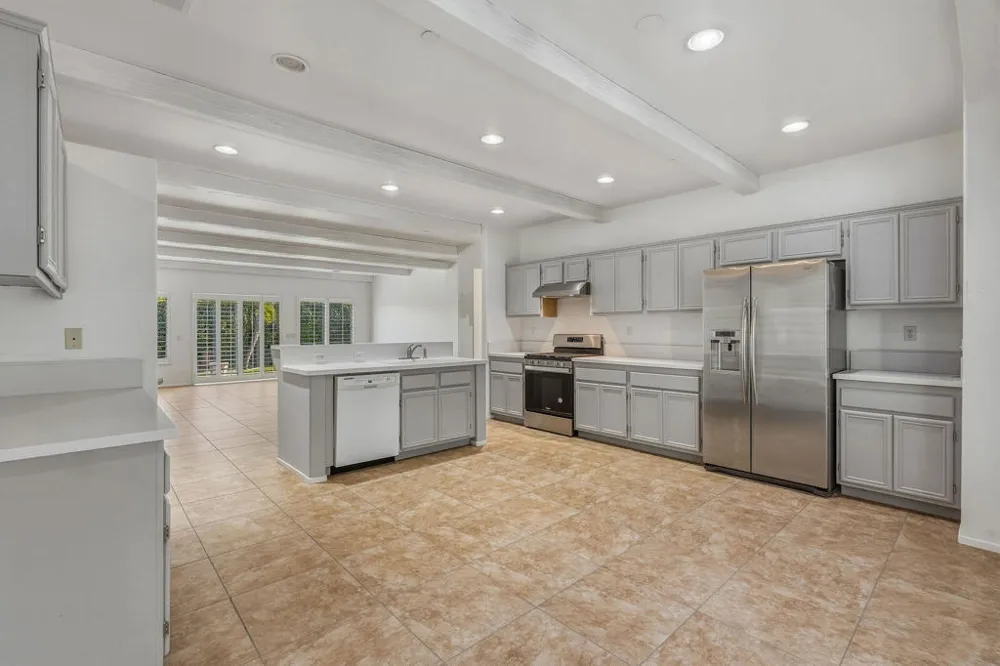 992 Mira Grande Palm Springs, CA 92262