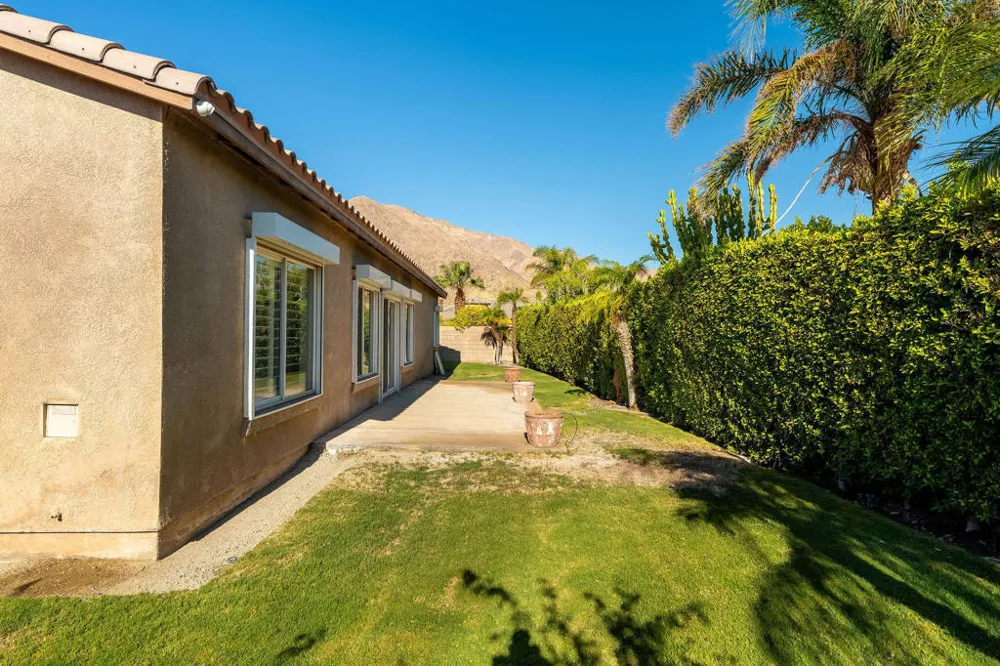 992 Mira Grande Palm Springs, CA 92262