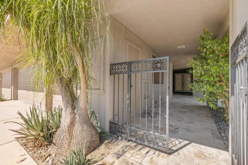 5 Dartmouth Drive Rancho Mirage, CA 92270