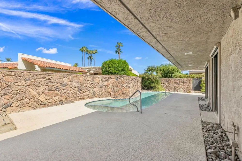 5 Dartmouth Drive Rancho Mirage, CA 92270