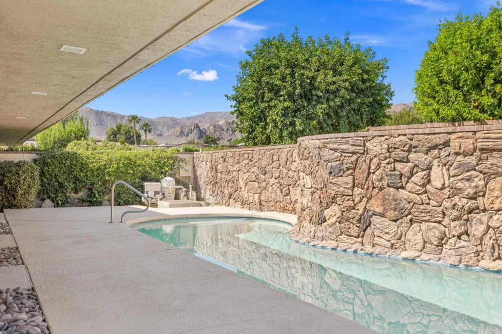 5 Dartmouth Drive Rancho Mirage, CA 92270