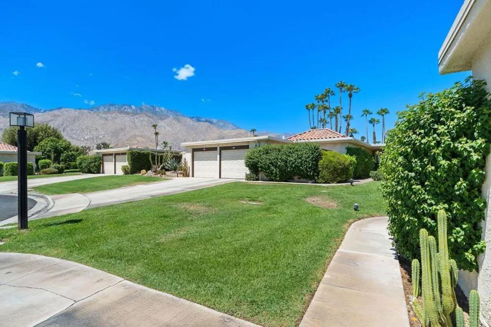 688 Vallarta Circle Palm Springs, CA 92262