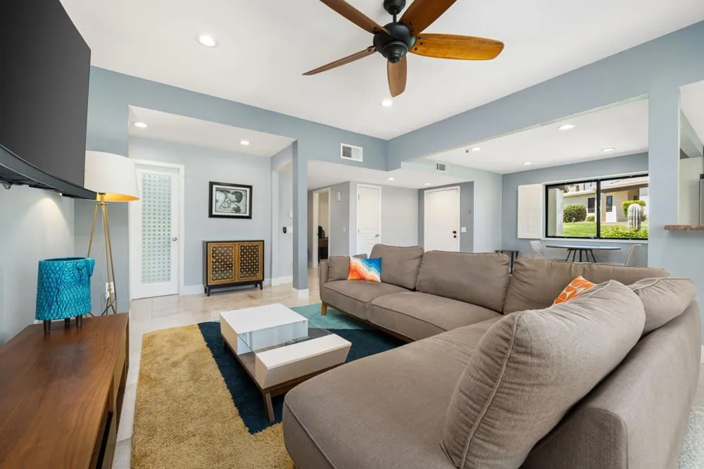 688 Vallarta Circle Palm Springs, CA 92262