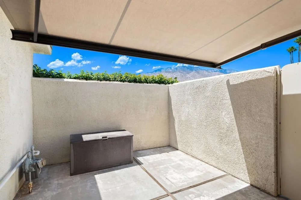 688 Vallarta Circle Palm Springs, CA 92262