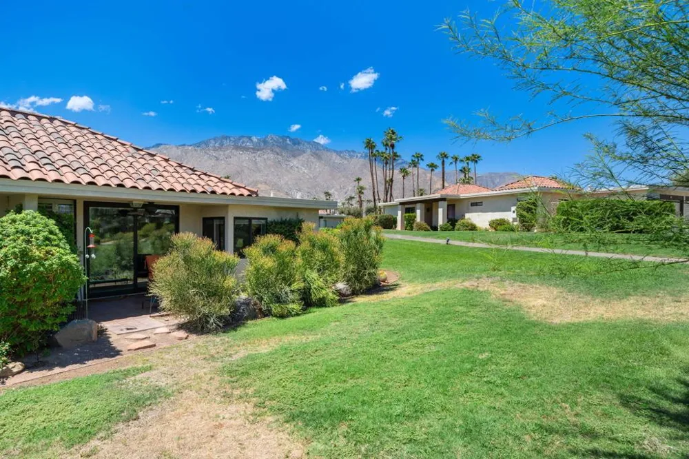 688 Vallarta Circle Palm Springs, CA 92262