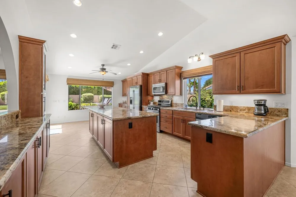 39795 Regency Way Palm Desert, CA 92211