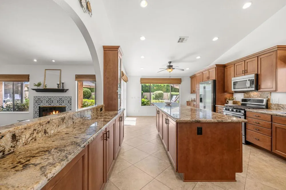 39795 Regency Way Palm Desert, CA 92211