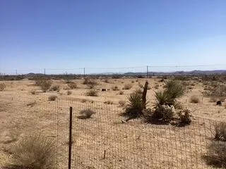 4541 Avenida La Mirada Joshua Tree, CA 92252