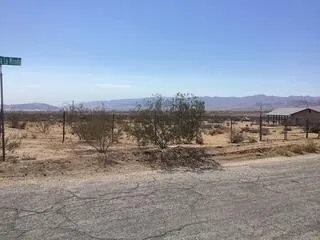 4541 Avenida La Mirada Joshua Tree, CA 92252