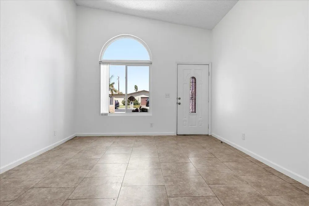 31601 Avenida Maravilla #2 Cathedral City, CA 92234