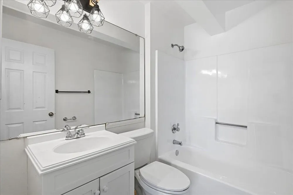 31601 Avenida Maravilla #2 Cathedral City, CA 92234