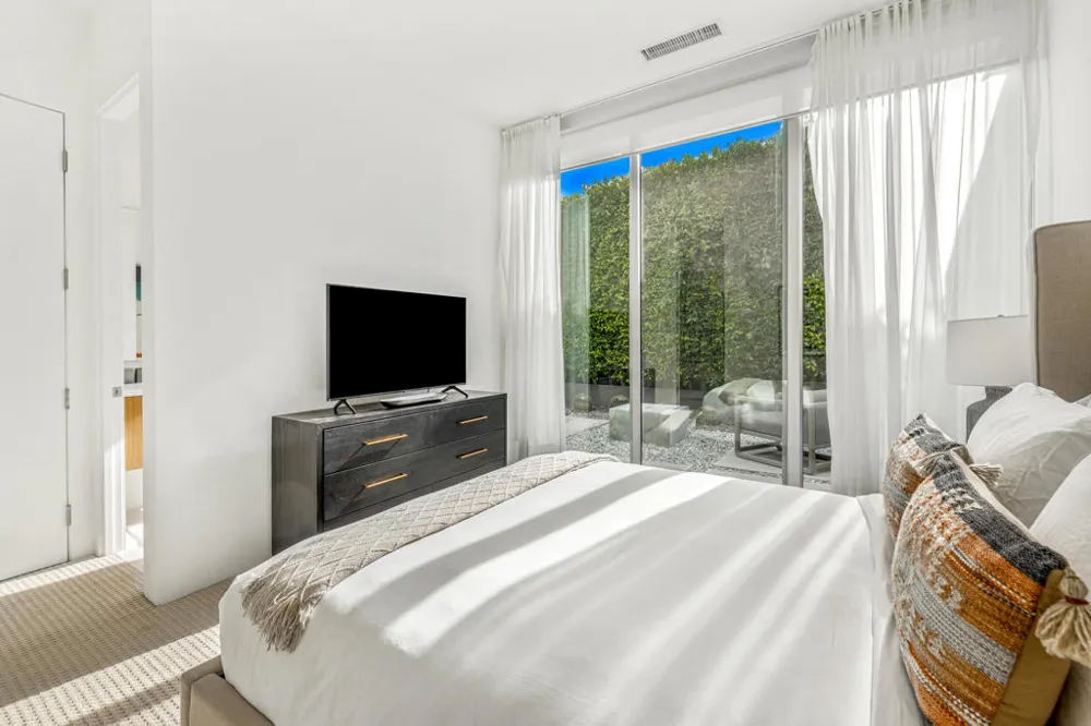 1961 S Palm Canyon Drive #A Palm Springs, CA 92264