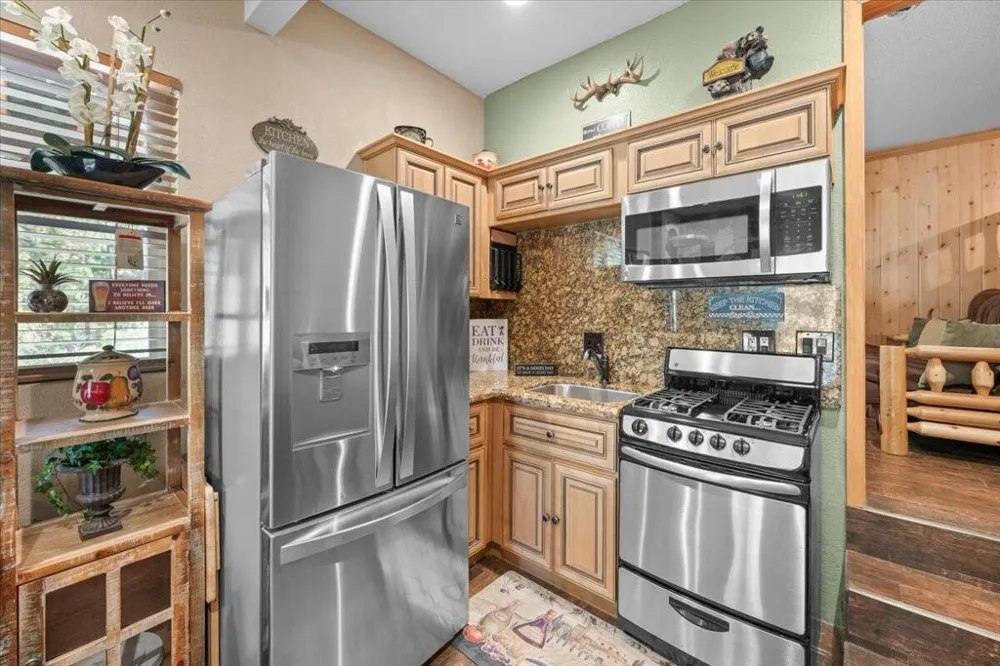 300 Hilltop Lane Big Bear, CA 92314
