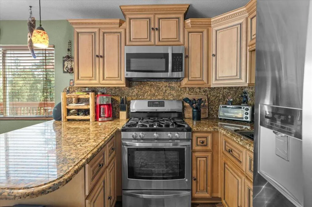 300 Hilltop Lane Big Bear, CA 92314