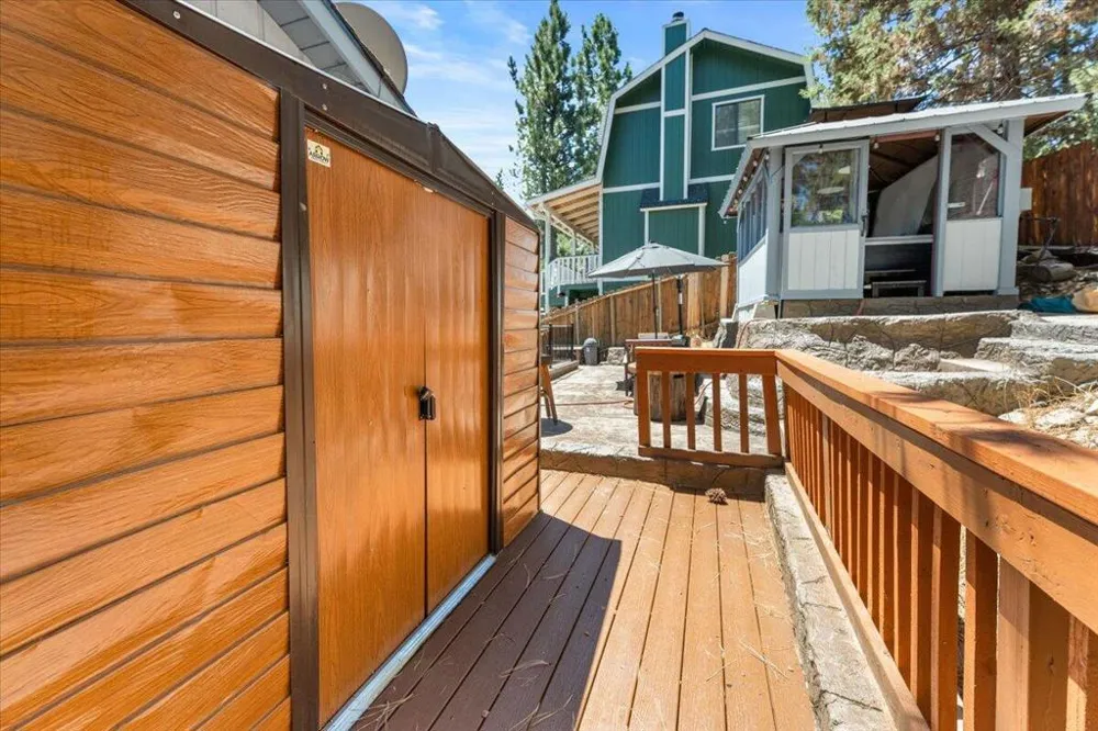 300 Hilltop Lane Big Bear, CA 92314