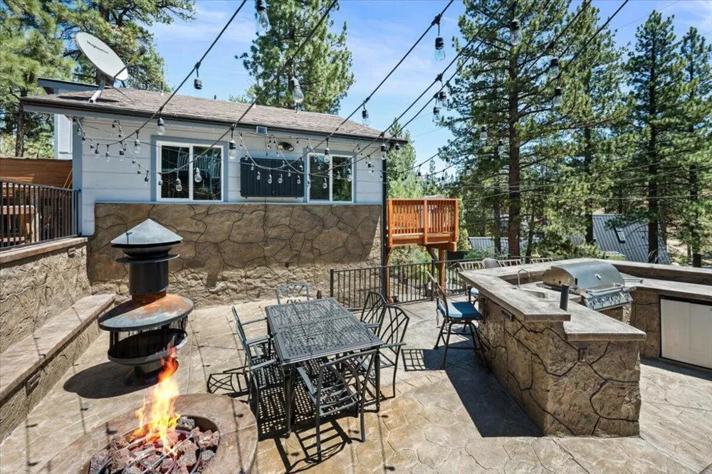 300 Hilltop Lane Big Bear, CA 92314