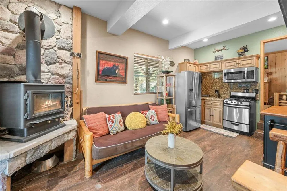 300 Hilltop Lane Big Bear, CA 92314