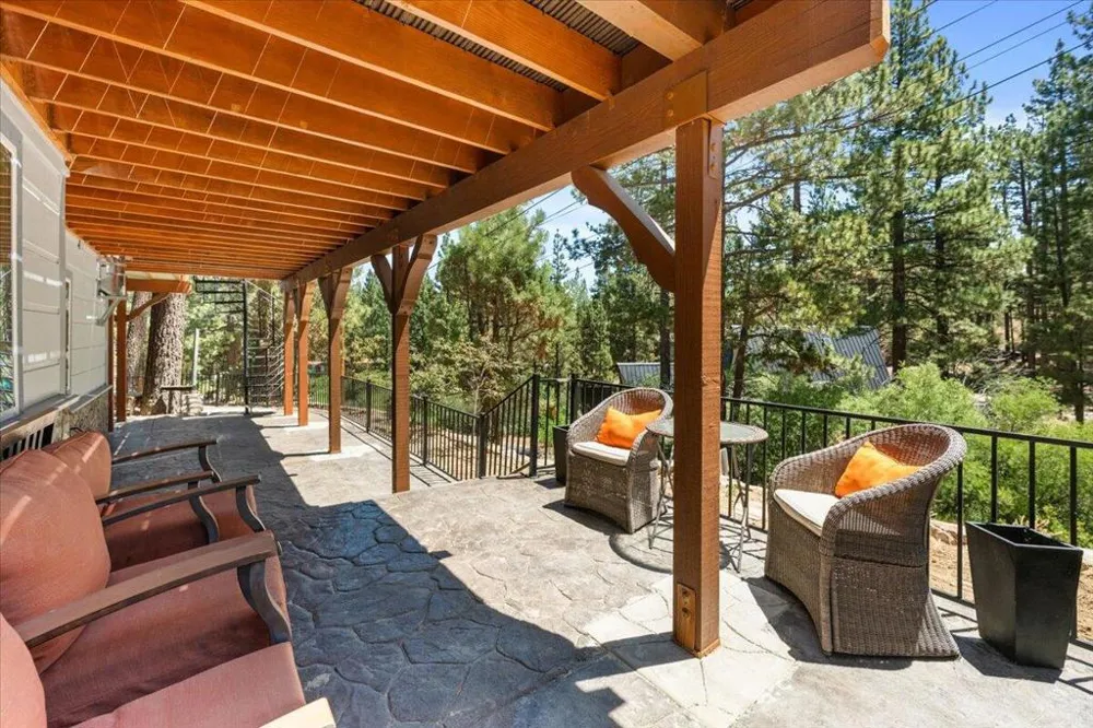 300 Hilltop Lane Big Bear, CA 92314