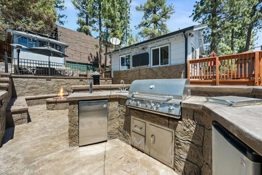 300 Hilltop Lane Big Bear, CA 92314